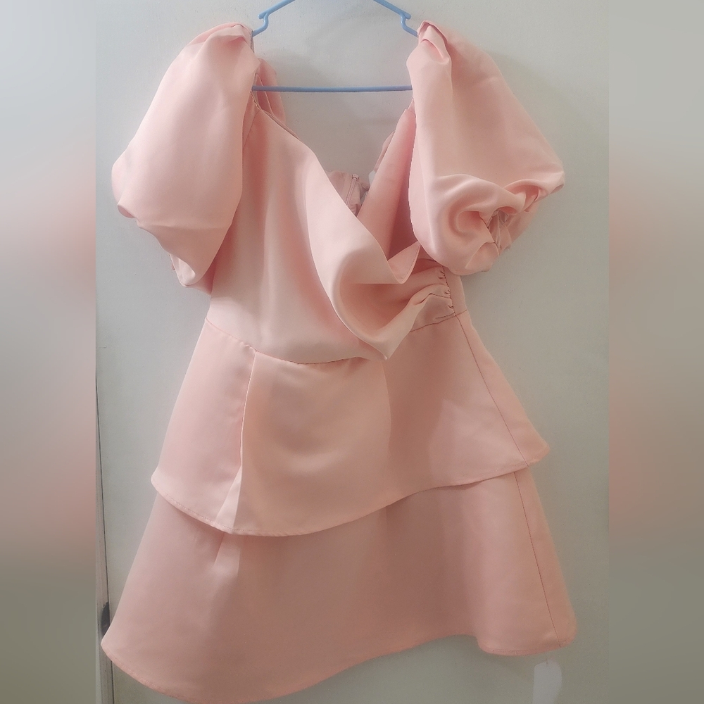 New VL By Virgos Lounge Elegant Pink Layered Dress, Size 14.‎